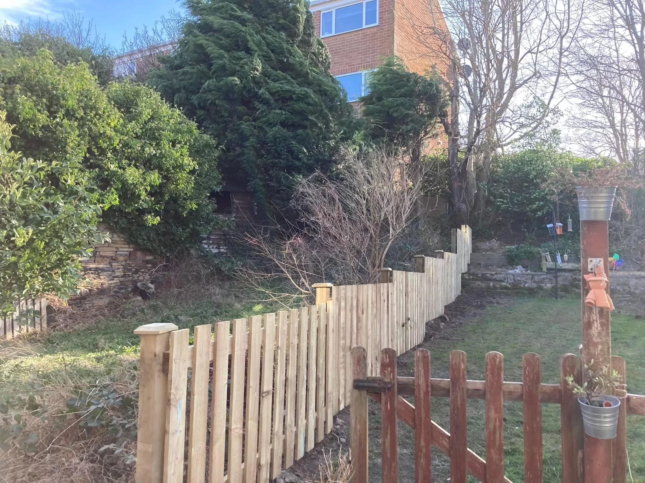 how to choose a fencing contractor